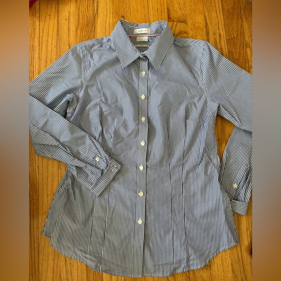 3 White and Blue Patterned Dress Shirt - Women’s Size Medium - Picture 5 of 10